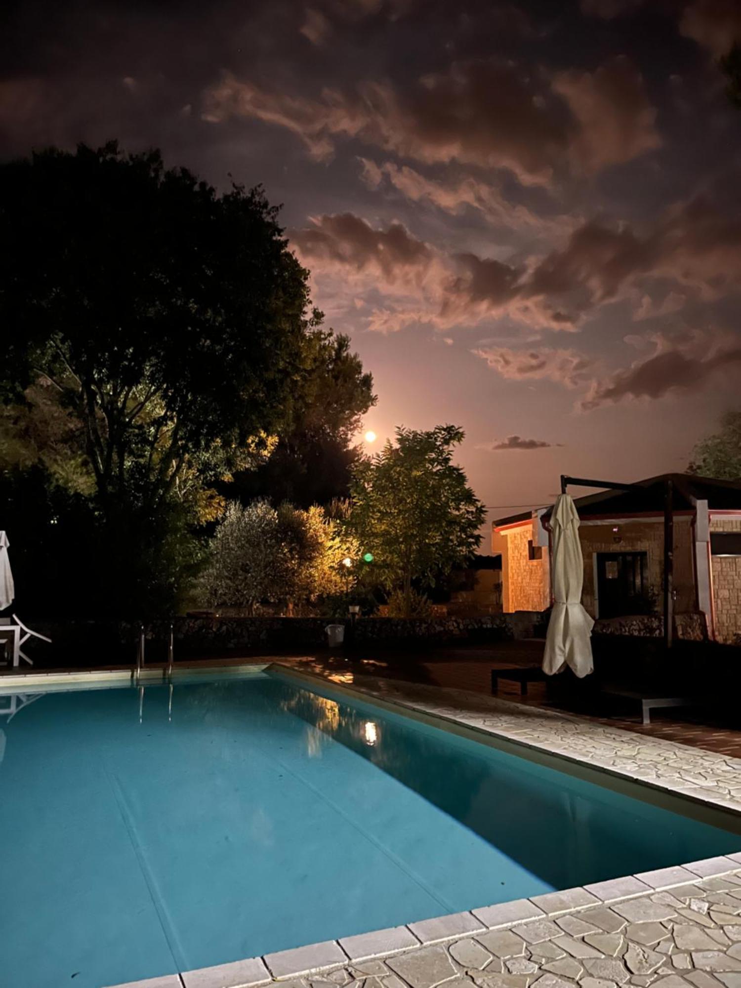 Casette Masseria La Camardia Sava Esterno foto
